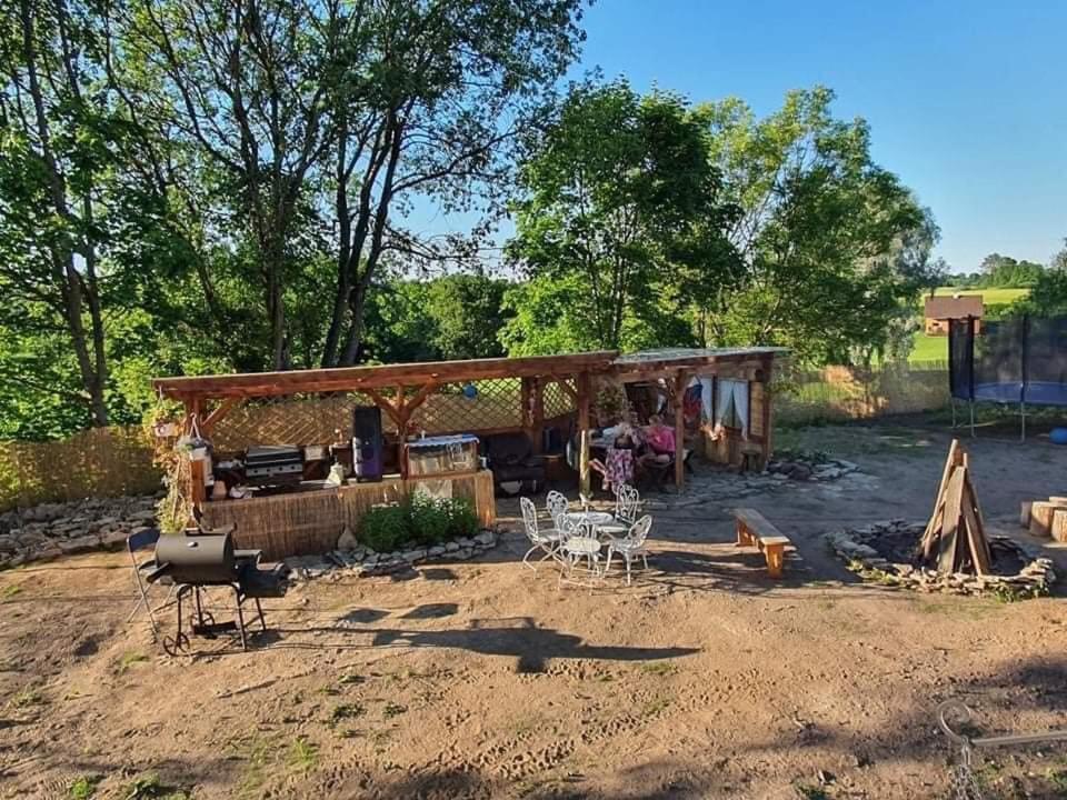 B&B Rando & Kaerdi Juures Oue Lyuganuse Exteriör bild